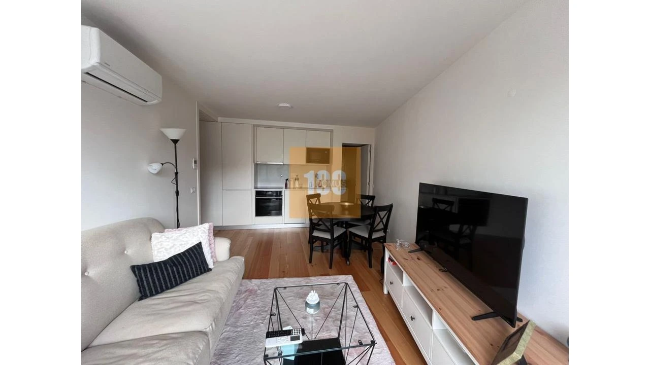 Apartamento T1 para Venda em Cedofeita, Santo Ildefonso, Sé, Miragaia, São Nicolau e Vitória Foto 1