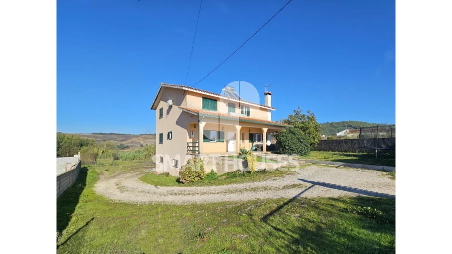 Moradia T4 para Venda em São Martinho da Cortiça Foto 2