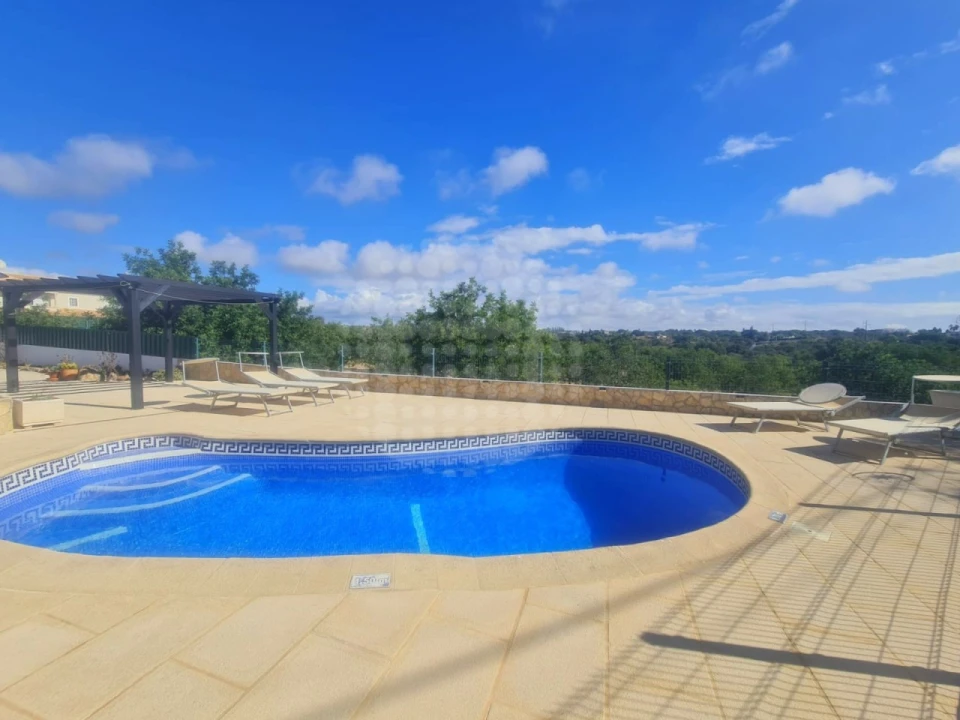 Moradia T3 para Venda em Guia Foto 2