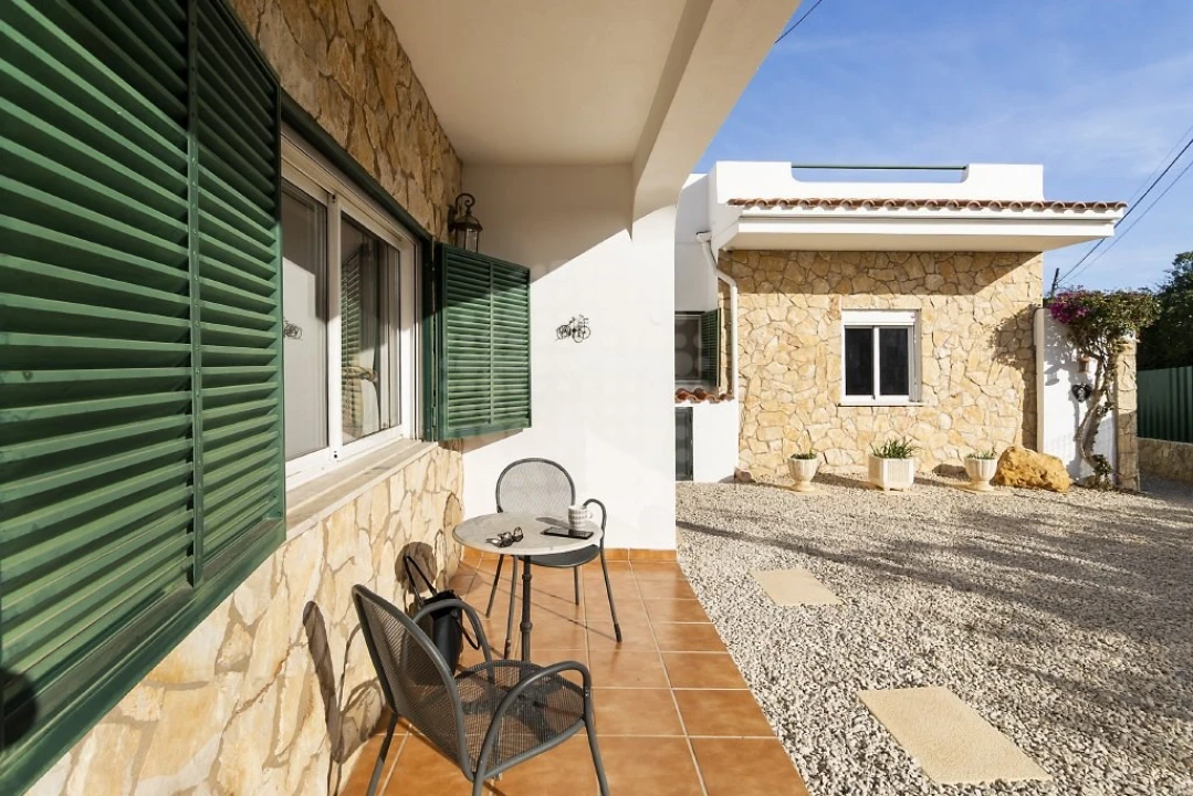 Moradia T3 para Venda em Guia Foto 8