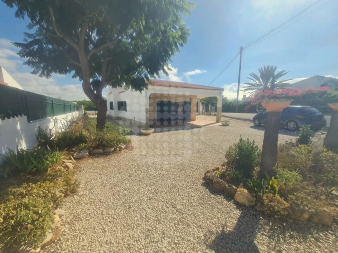 Moradia T3 para Venda em Guia Foto 17