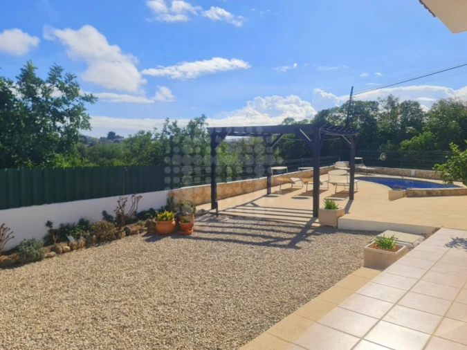 Moradia T3 para Venda em Guia Foto 19