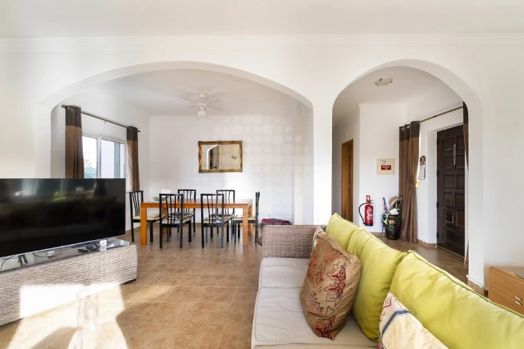 Moradia T3 para Venda em Guia Foto 10