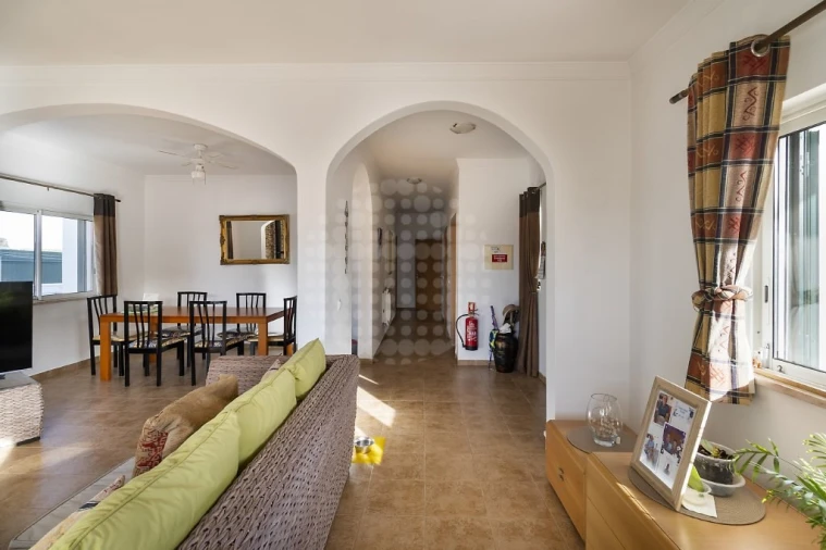 Moradia T3 para Venda em Guia Foto 14