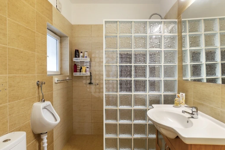 Moradia T3 para Venda em Guia Foto 25