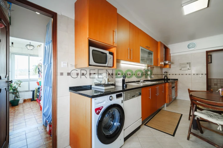Apartamento T2 para Venda em Queluz e Belas Foto 3