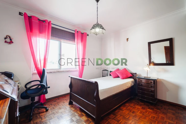 Apartamento T2 para Venda em Queluz e Belas Foto 18