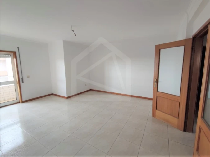 Apartamento T3 para Venda em O. Azeméis, Riba-Ul, Ul, Macinhata Seixa, Madail Foto 4
