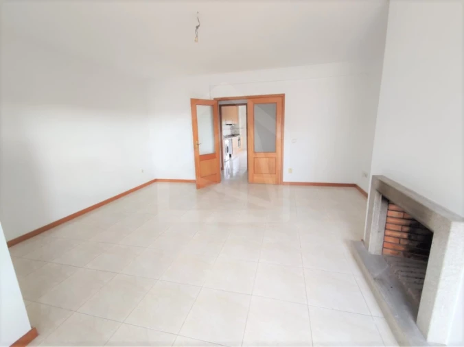 Apartamento T3 para Venda em O. Azeméis, Riba-Ul, Ul, Macinhata Seixa, Madail Foto 3