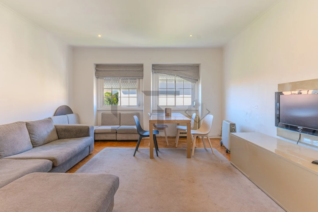 Apartamento T4 para Venda em Alvalade Foto 3