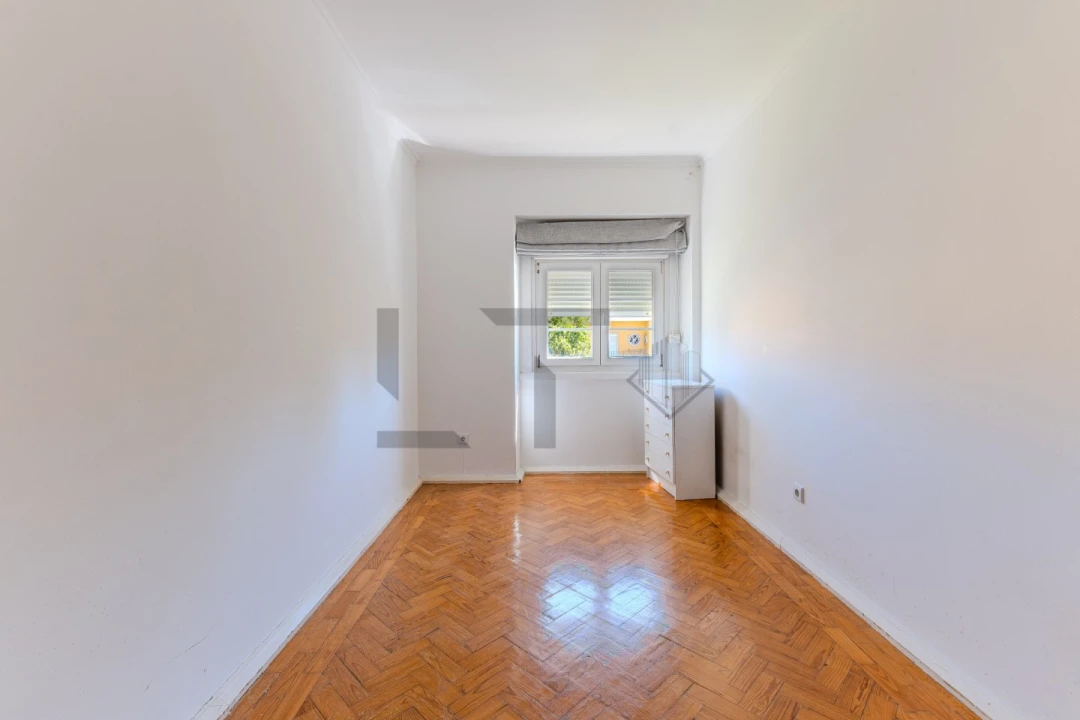 Apartamento T4 para Venda em Alvalade Foto 14