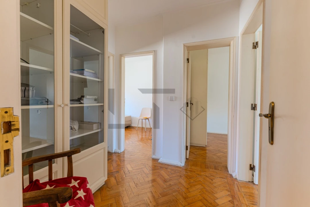 Apartamento T4 para Venda em Alvalade Foto 15