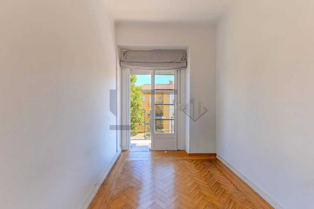 Apartamento T4 para Venda em Alvalade Foto 17