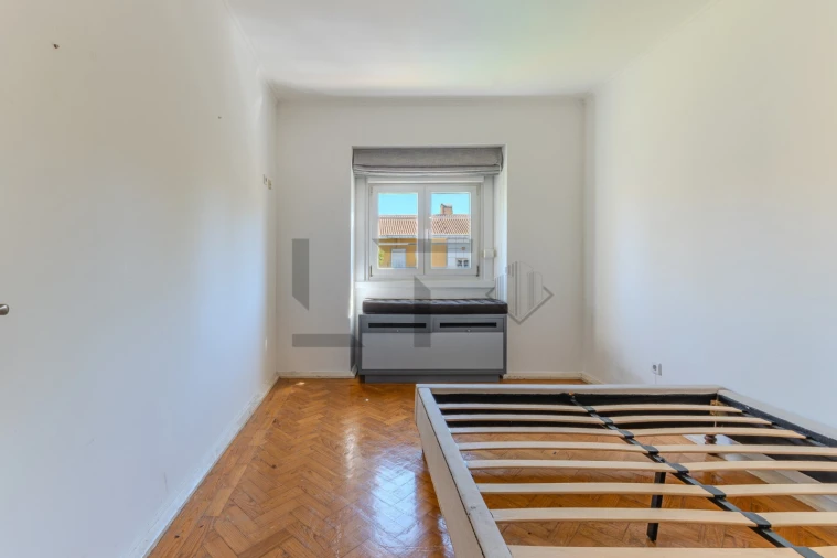 Apartamento T4 para Venda em Alvalade Foto 8