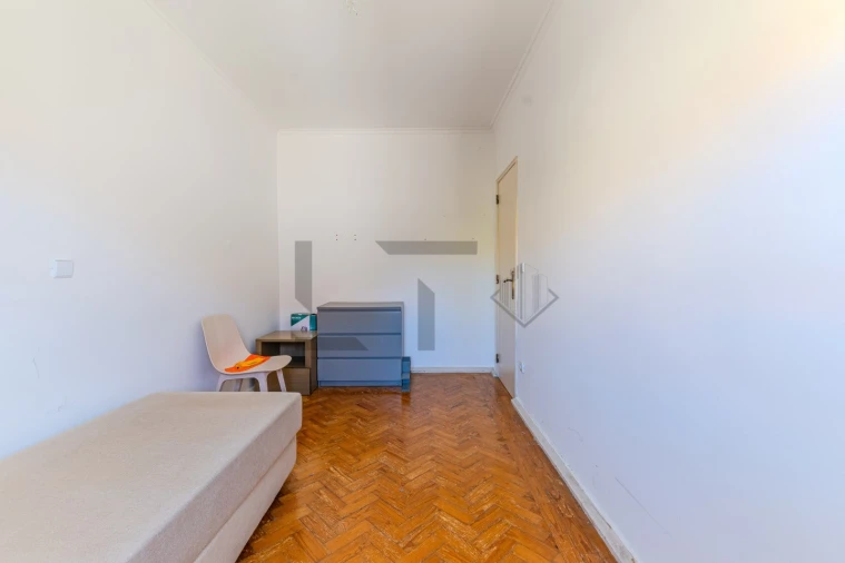 Apartamento T4 para Venda em Alvalade Foto 12