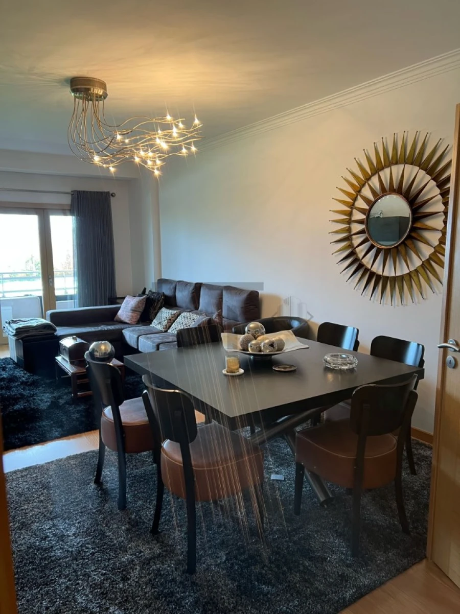 Apartamento T2 para Venda em Sacavém e Prior Velho Foto 2