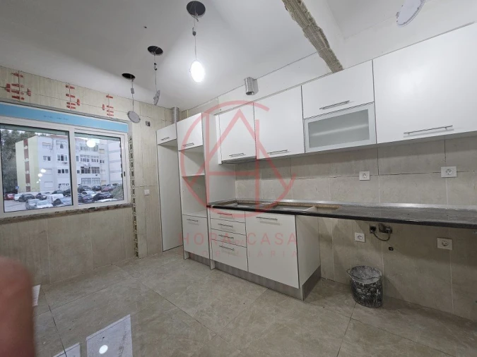 Apartamento T2 para Venda em Almada, Cova da Piedade, Pragal e Cacilhas Foto 2