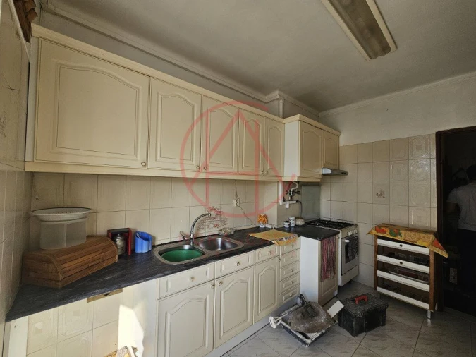 Apartamento T2 para Venda em Agualva e Mira-Sintra Foto 3