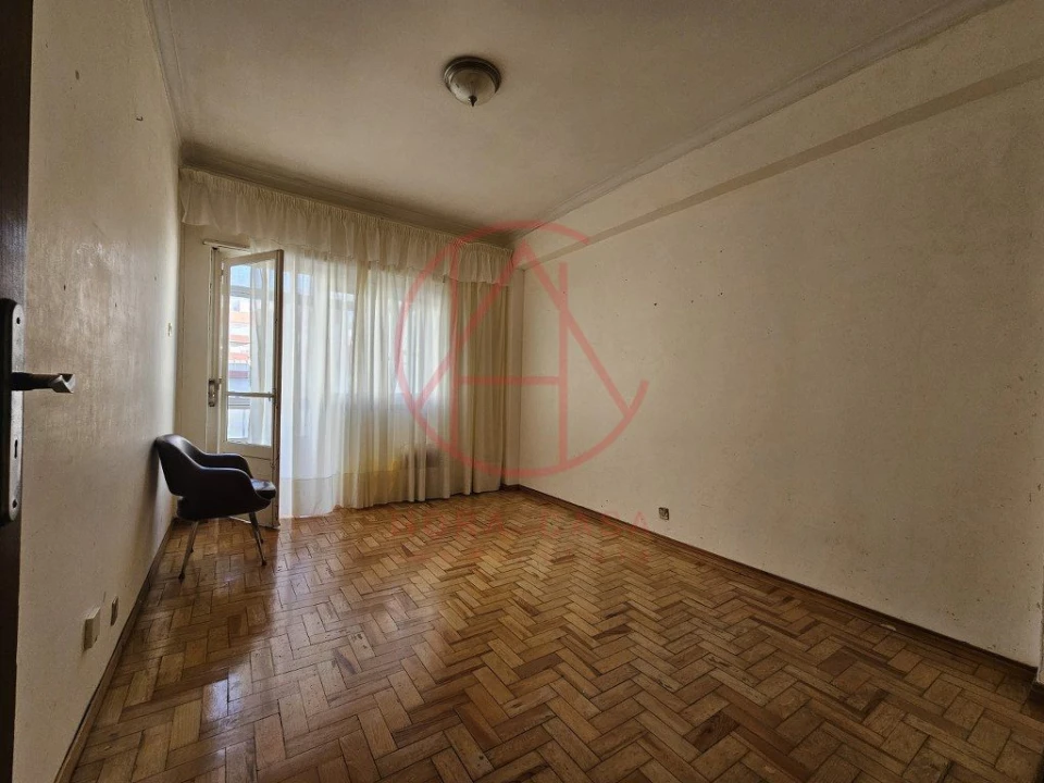 Apartamento T2 para Venda em Agualva e Mira-Sintra Foto 6