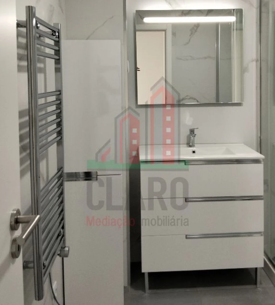 Apartamento T2 para Venda em Santa Clara e Castelo Viegas Foto 17