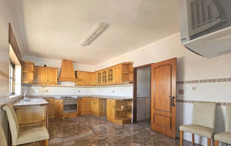 Apartamento T4 para Venda em Gaio-Rosário e Sarilhos Pequenos Foto 3