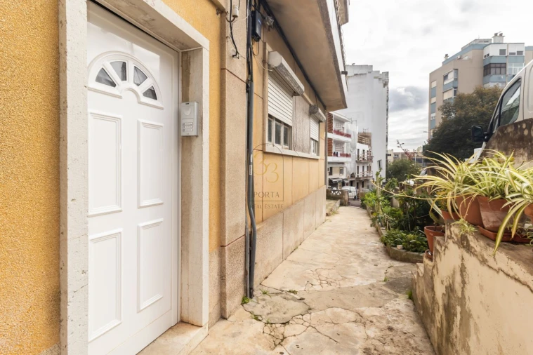 Apartamento T2 para Venda em Almada, Cova da Piedade, Pragal e Cacilhas Foto 3