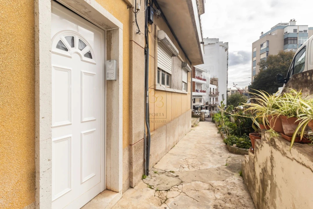 Apartamento T2 para Venda em Almada, Cova da Piedade, Pragal e Cacilhas Foto 3