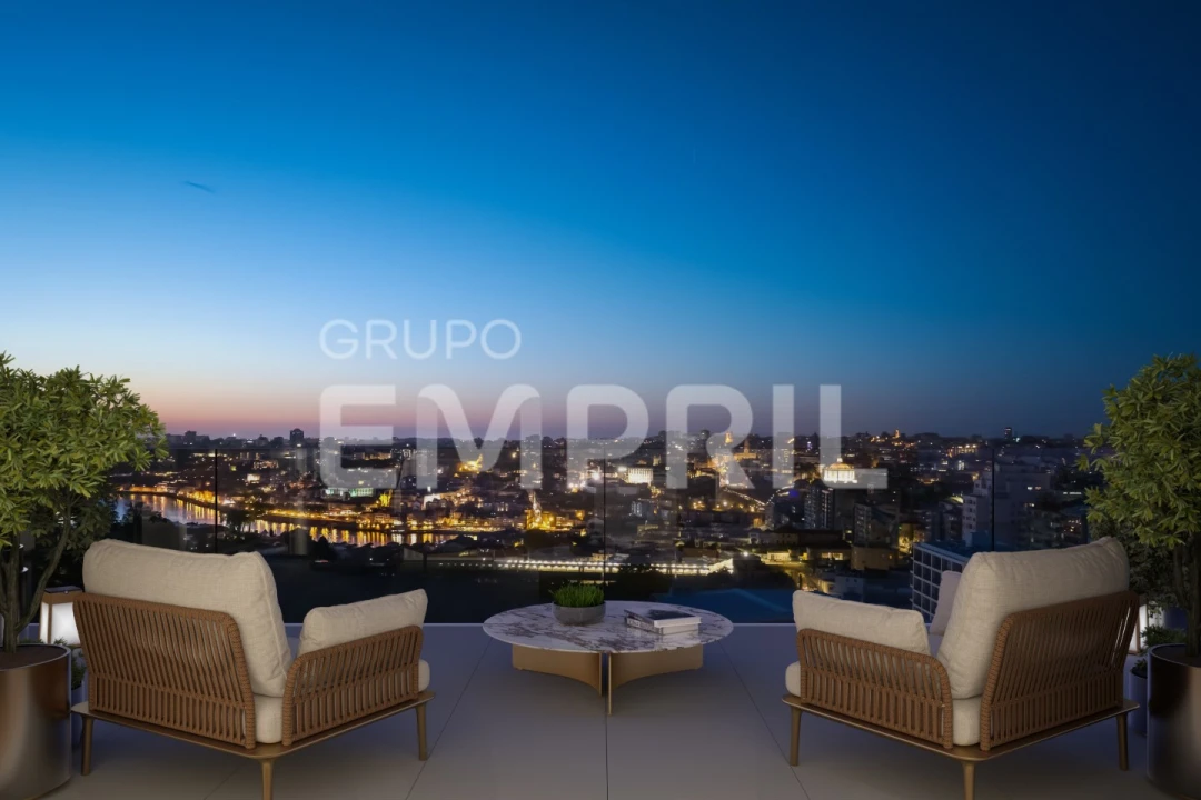 Apartamento T4 para Venda em Santa Marinha e São Pedro da Afurada Foto 1