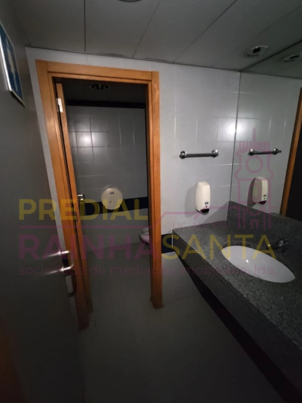 Loja para Venda em Amiais de Baixo Foto 10