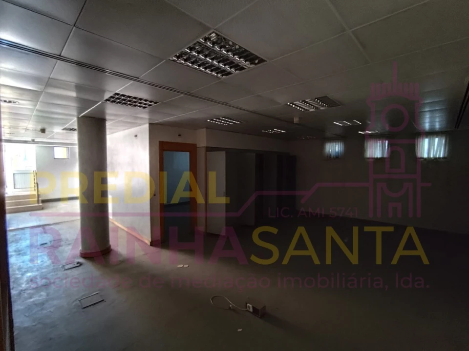 Loja para Venda em Amiais de Baixo Foto 4