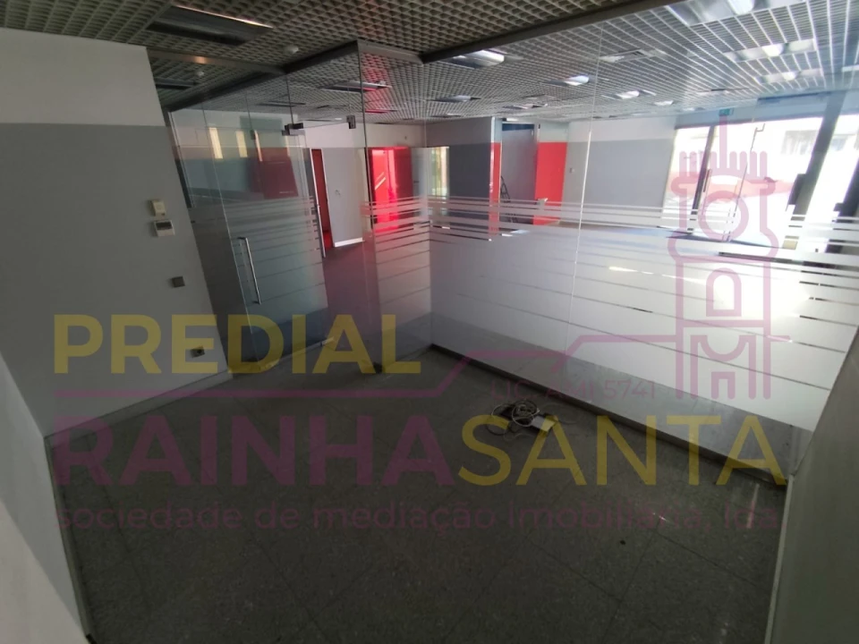 Loja para Venda em Amiais de Baixo Foto 5