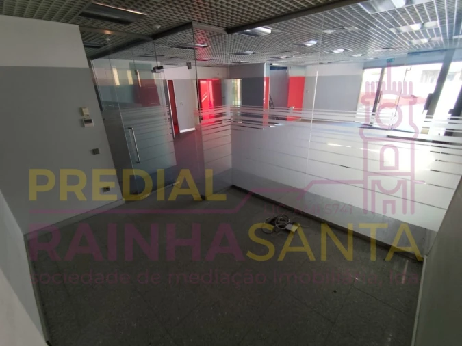 Loja para Venda em Amiais de Baixo Foto 5