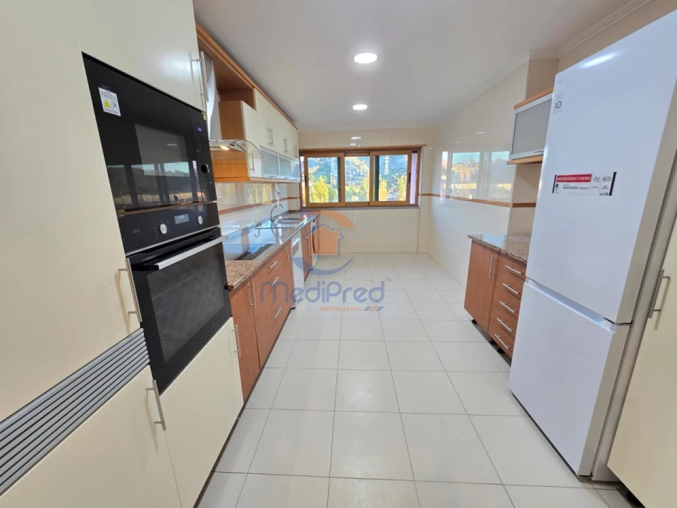 Apartamento T3 para Arrendamento em Odivelas Foto 7