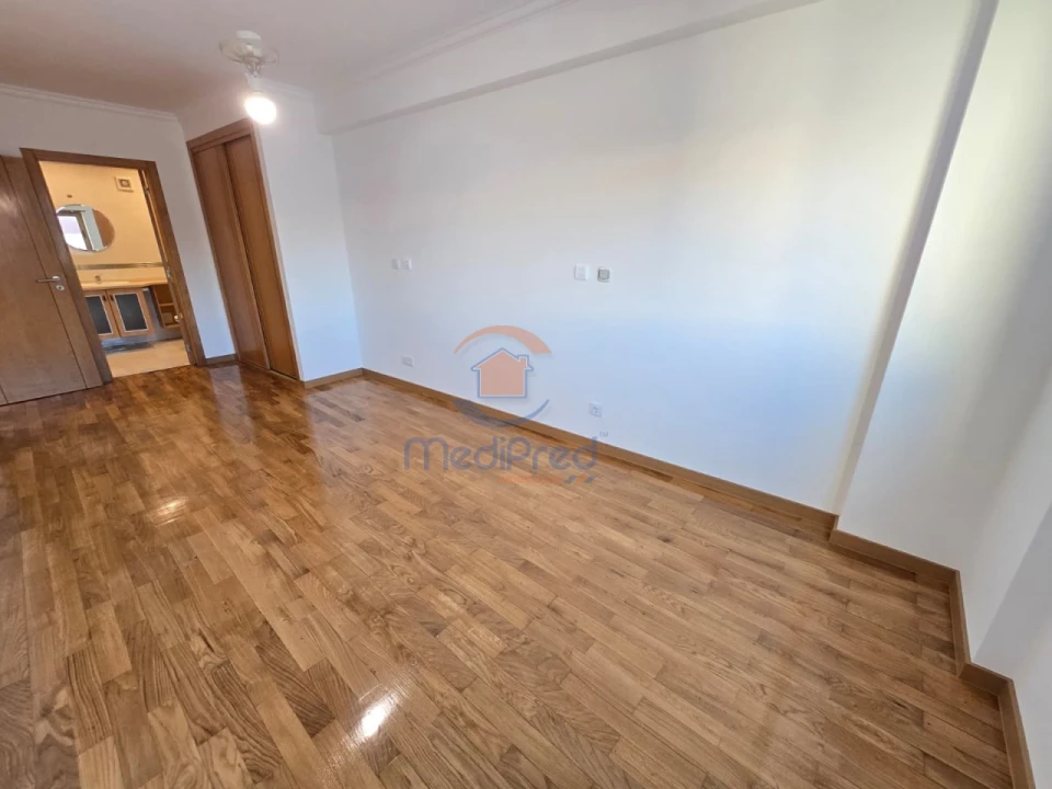 Apartamento T3 para Arrendamento em Odivelas Foto 16