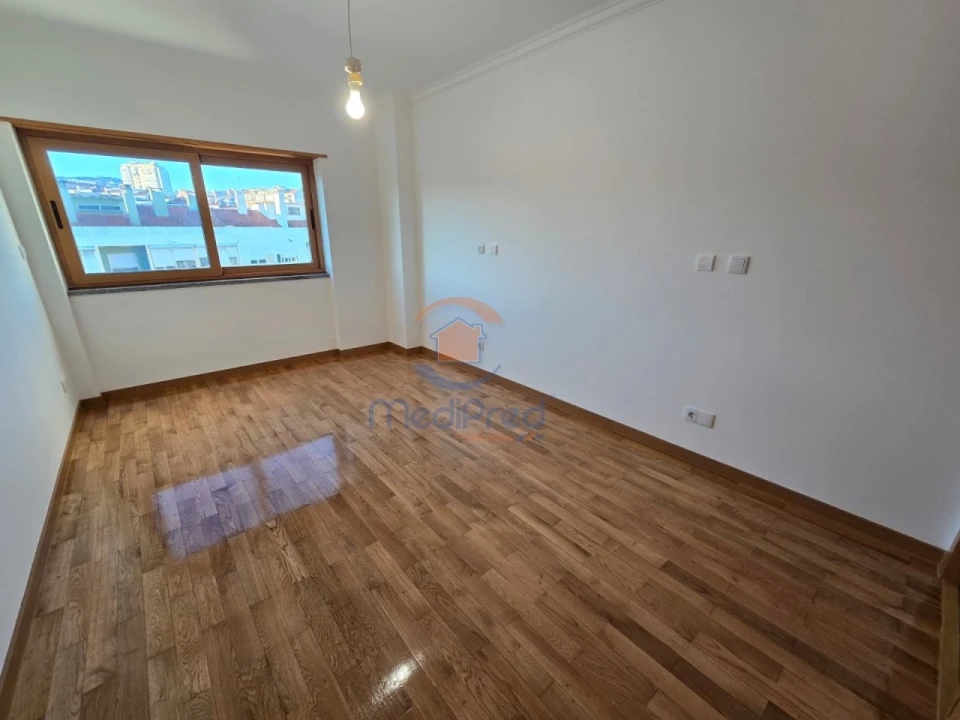 Apartamento T3 para Arrendamento em Odivelas Foto 17
