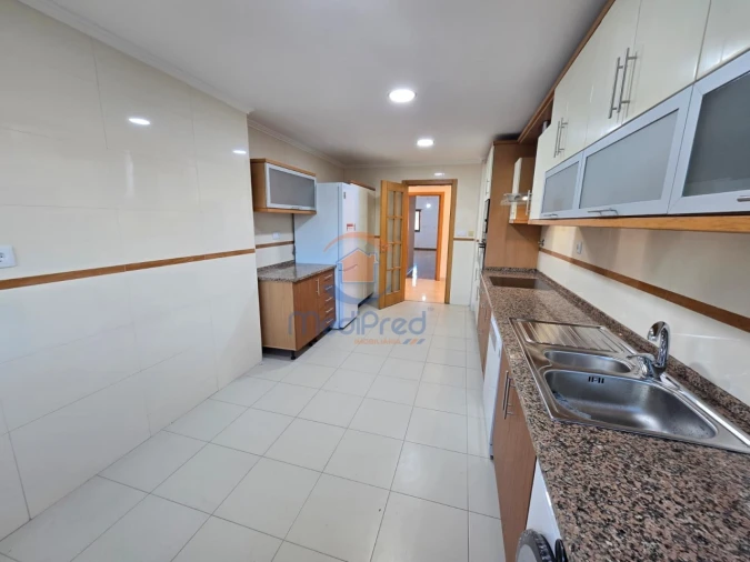 Apartamento T3 para Arrendamento em Odivelas Foto 8