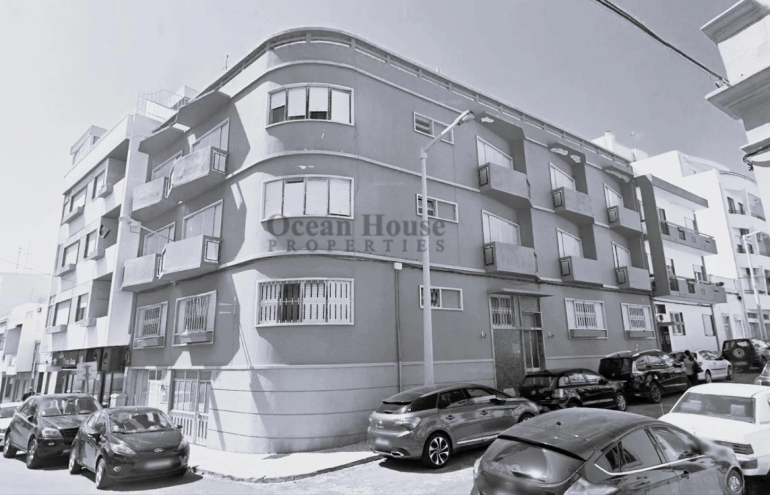 Negócio para Venda em Faro (Sé e São Pedro) Foto 1