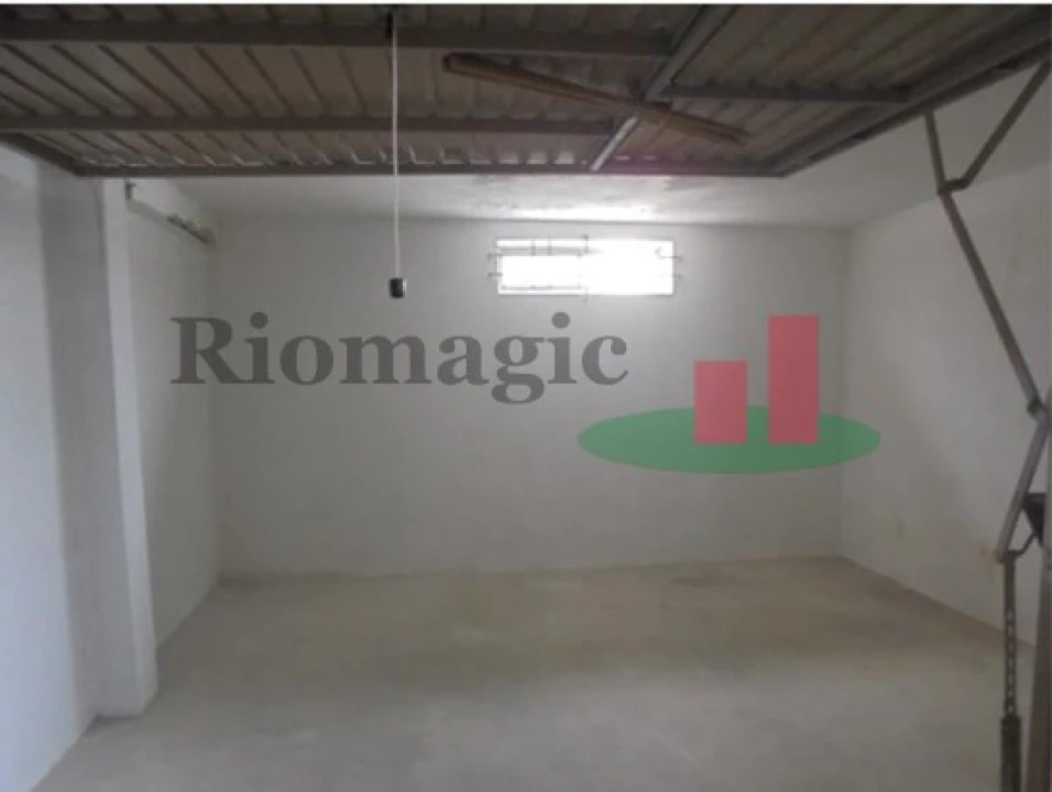 Garagem para Venda em São Martinho do Porto Foto 1