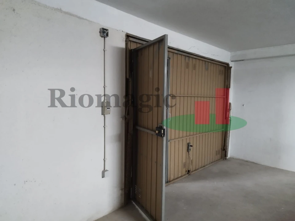 Garagem para Venda em São Martinho do Porto Foto 4