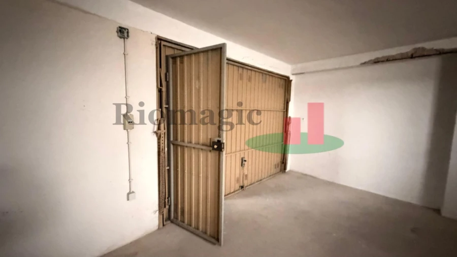 Garagem para Venda em São Martinho do Porto Foto 3