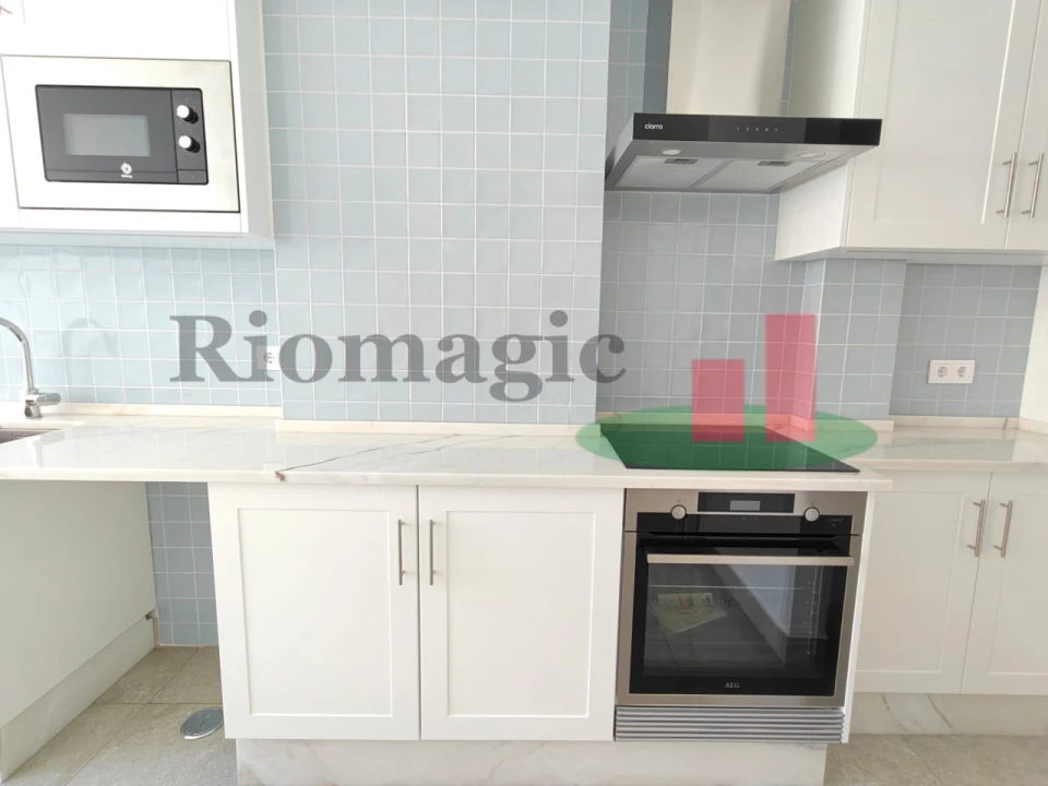 Apartamento T2 para Arrendamento em Algés, Linda-A-Velha e Cruz Quebrada-Dafundo Foto 10