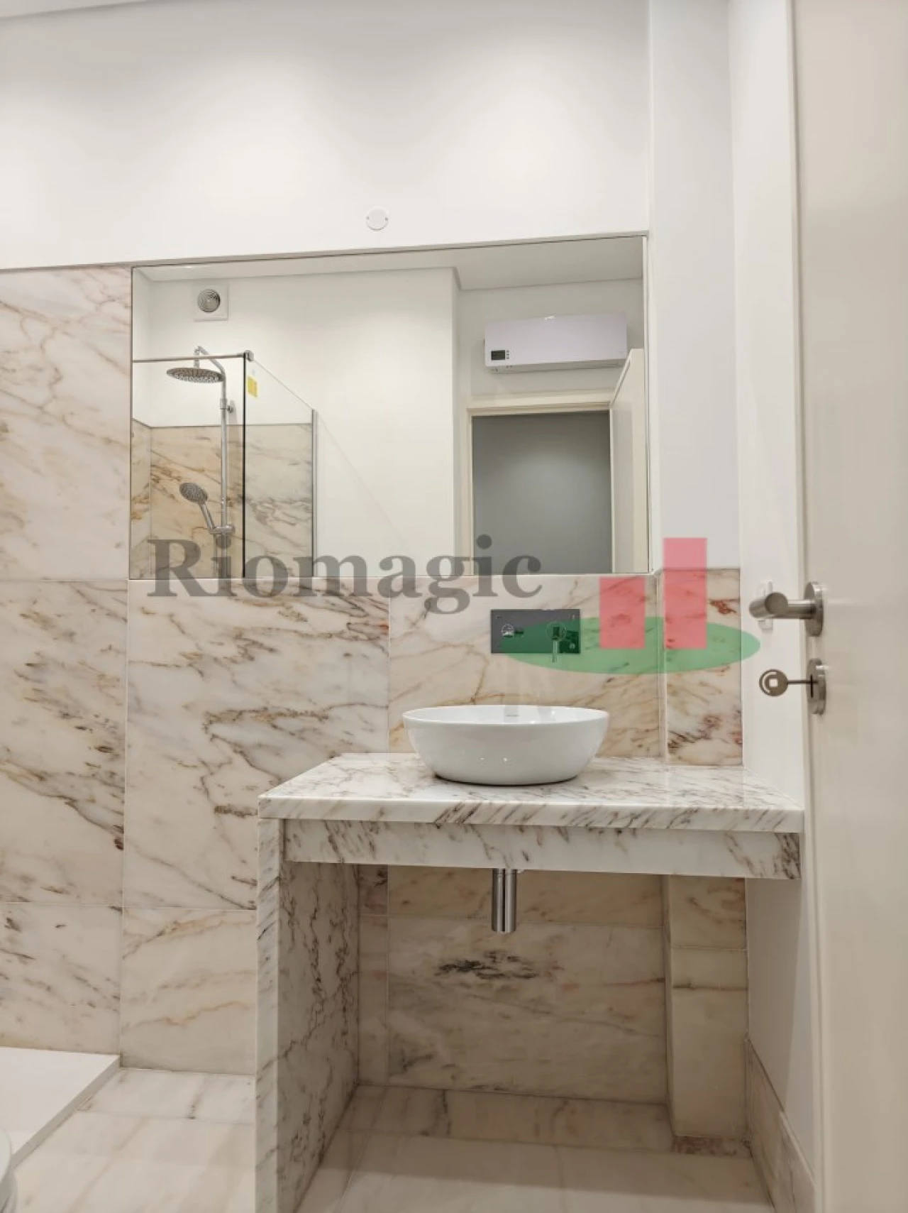 Apartamento T2 para Arrendamento em Algés, Linda-A-Velha e Cruz Quebrada-Dafundo Foto 14