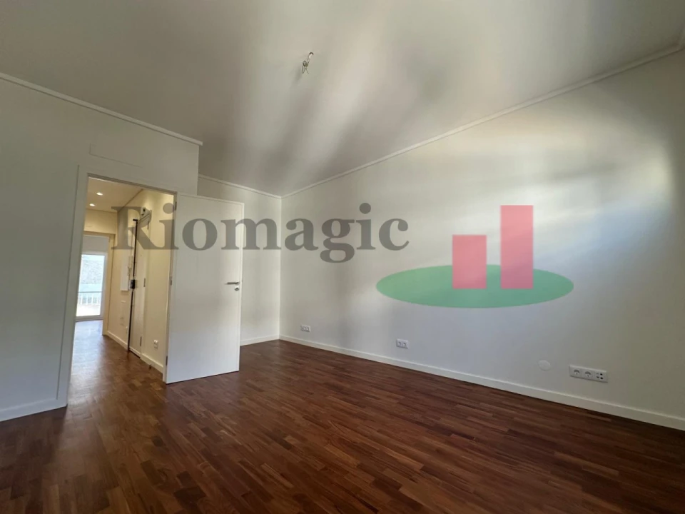 Apartamento T2 para Arrendamento em Algés, Linda-A-Velha e Cruz Quebrada-Dafundo Foto 18