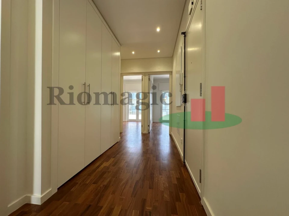 Apartamento T2 para Arrendamento em Algés, Linda-A-Velha e Cruz Quebrada-Dafundo Foto 21