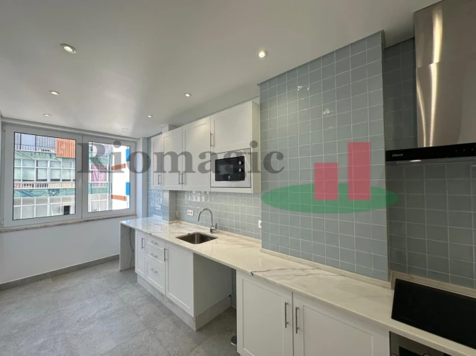 Apartamento T2 para Arrendamento em Algés, Linda-A-Velha e Cruz Quebrada-Dafundo Foto 3