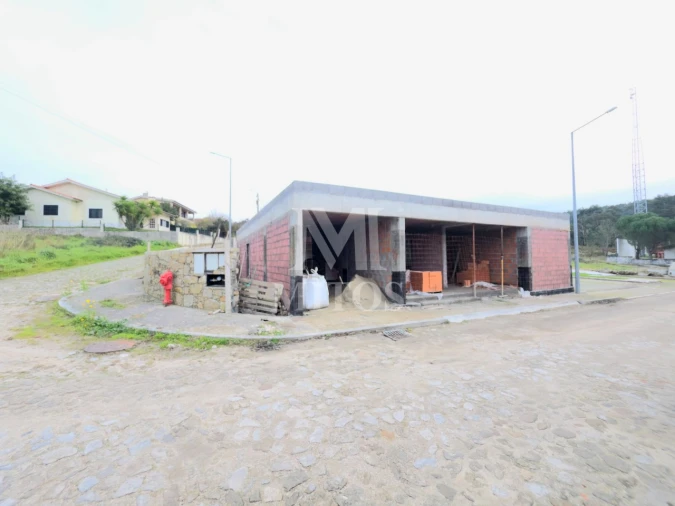 Moradia T3 para Venda em Vilar de Mouros Foto 2