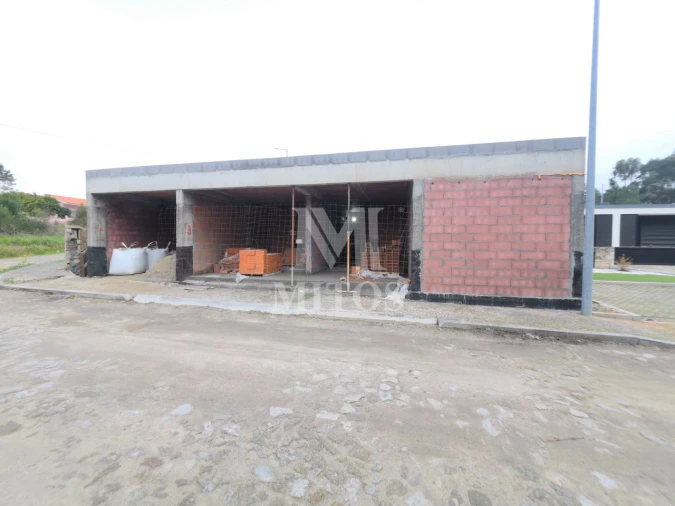 Moradia T3 para Venda em Vilar de Mouros Foto 1