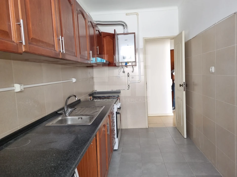 Apartamento T3 para Venda em Mina de Água Foto 4