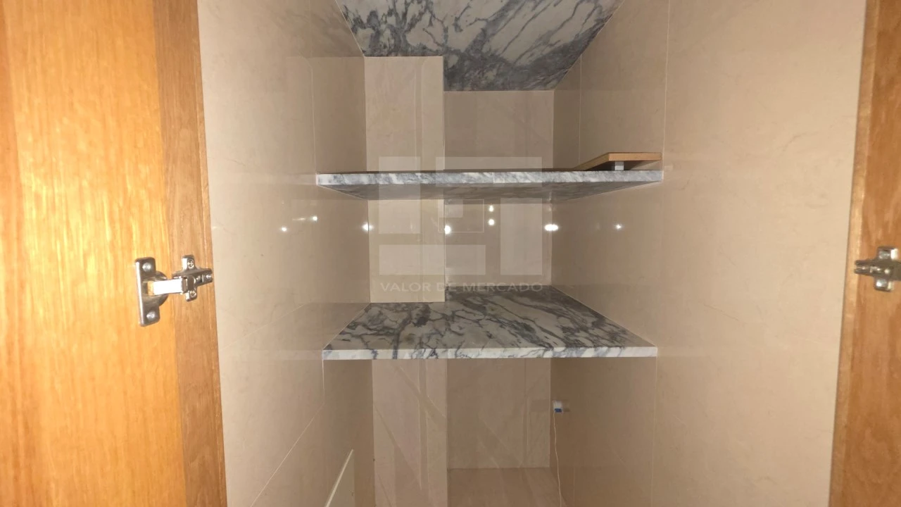 Apartamento T2 para Venda em Venteira Foto 6