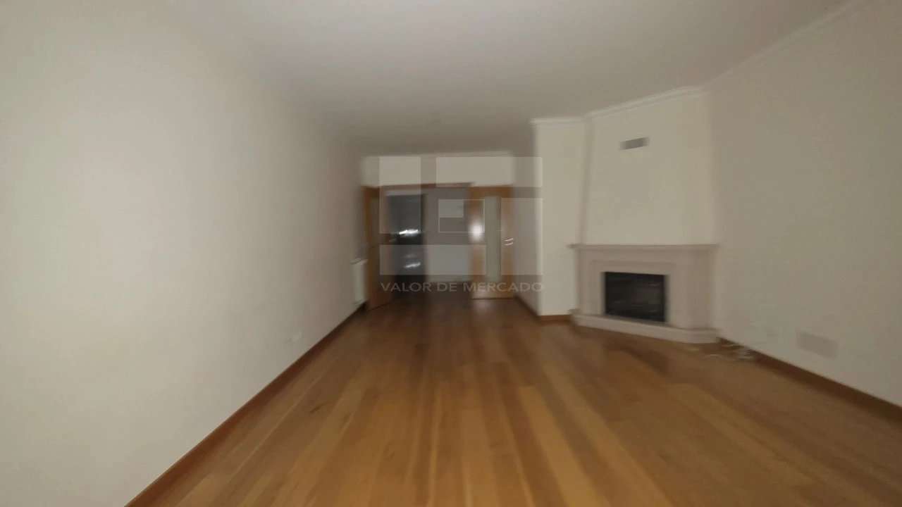 Apartamento T2 para Venda em Venteira Foto 9